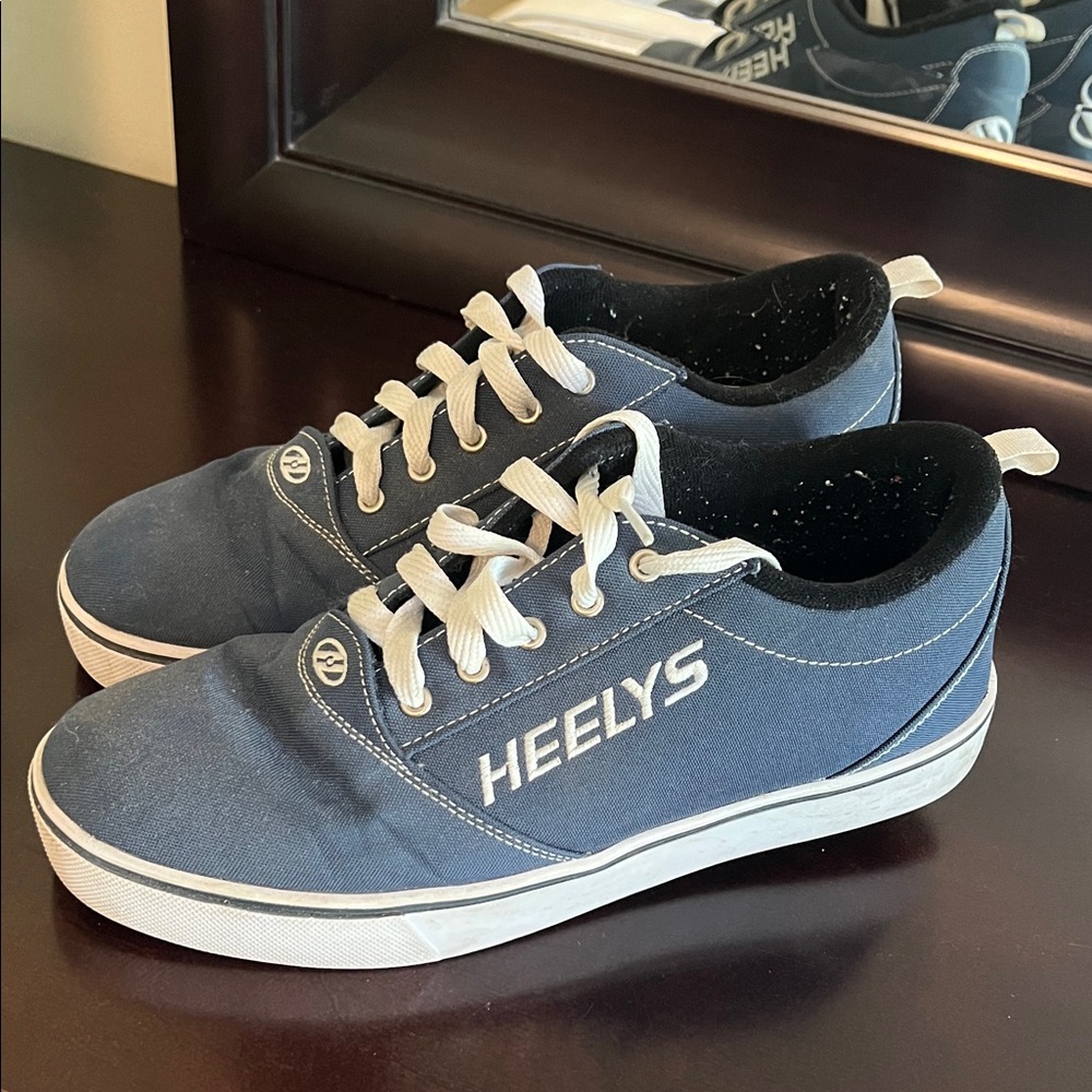 Heelys Navy and White Skate Sneakers
